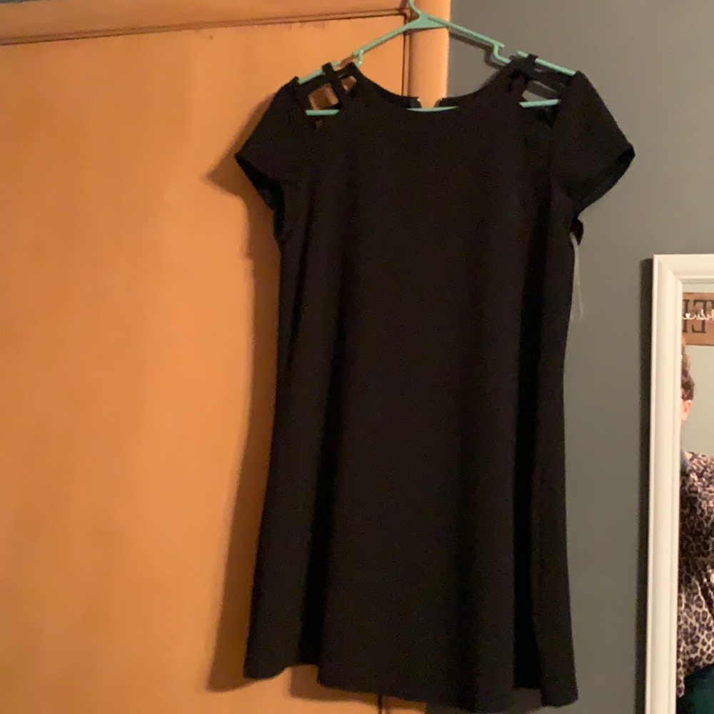 Lattice sleeve black dress